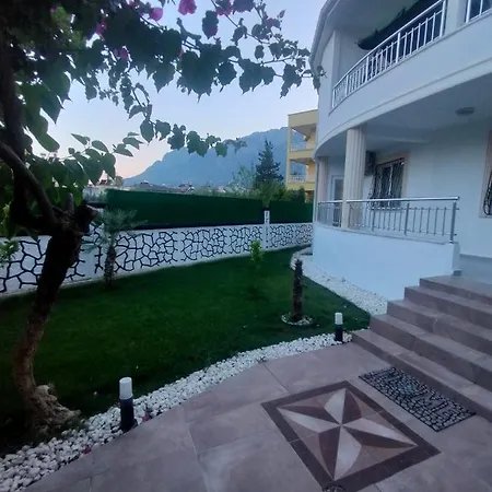 Goeynuek Hotel *